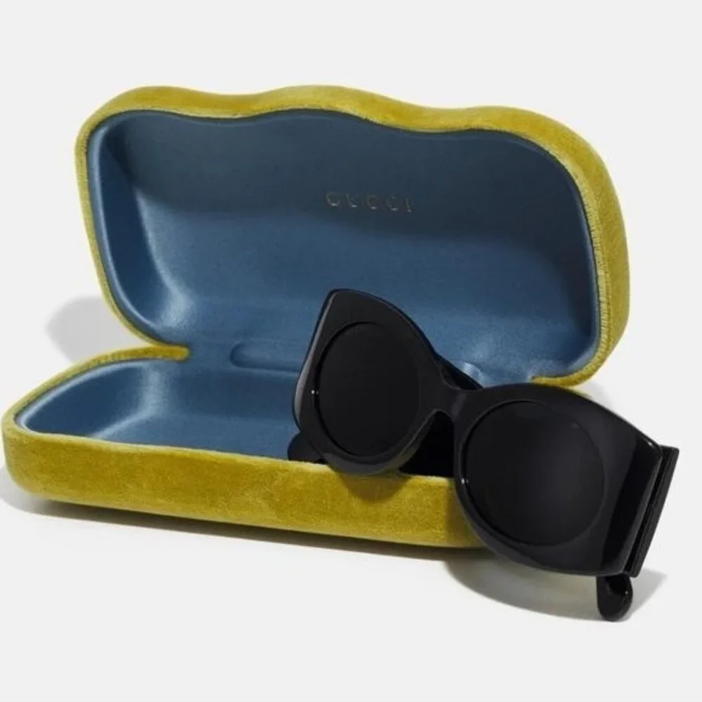 New- 💯 Original Gucci GG0810S 001 Oval Quilted Thick Rim sunglasse